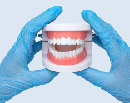 How to Clean Dentures Properly: Expert Tips for Long-Lasting Use